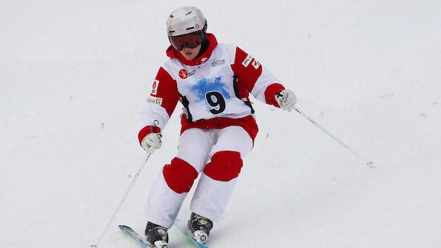 Maxime Dufour-Lapointe descend la piste