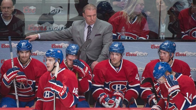 Michel Therrien derrière Daniel Brière.
