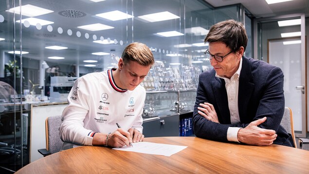 Mick Schumacher verlässt die Ferrari-Familie für die Mercedes-Benz-Familie