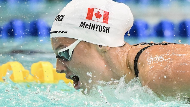  Victoire et déception pour Summer McIntosh aux essais canadiens 