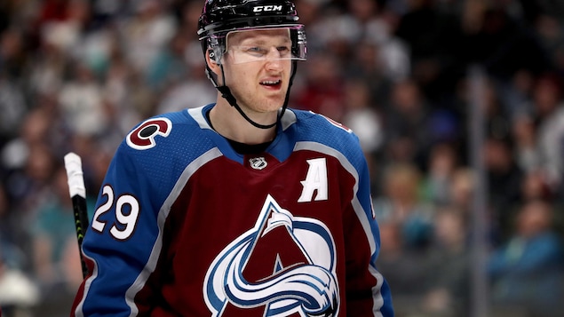 Nathan MacKinnon accueille à bras ouverts le défi d’affronter le Lightning