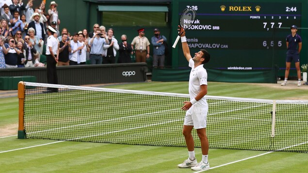 Non vacciné contre la COVID, Novak Djokovic pourra jouer à Wimbledon