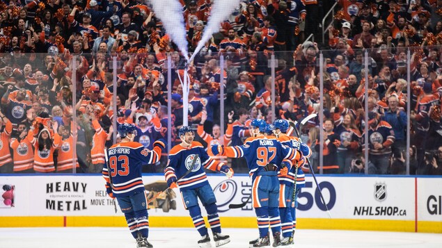 Les Oilers infligent un revers de 4-1 aux Golden Knights pour égaliser la série