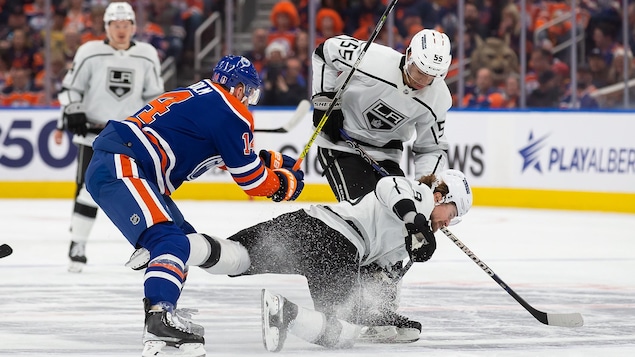 “Edmonton Oilers Dominate Los Angeles Kings in 5-2 Win: Nick Bjugstad Scores Twice”