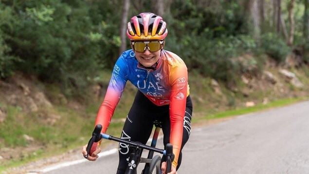 A Olivia Baril le falta suerte en la Strade Bianche, su primera carrera del World Tour
