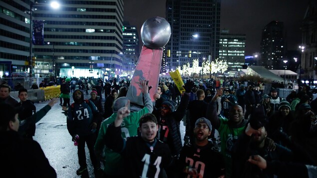 Des partisans des Eagles dans les rues de Philadelphie Des partisans des Eagles dans les rues de Philadelphie