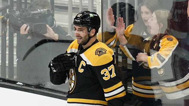 Patrice Bergeron marque le 400e but de sa carrière