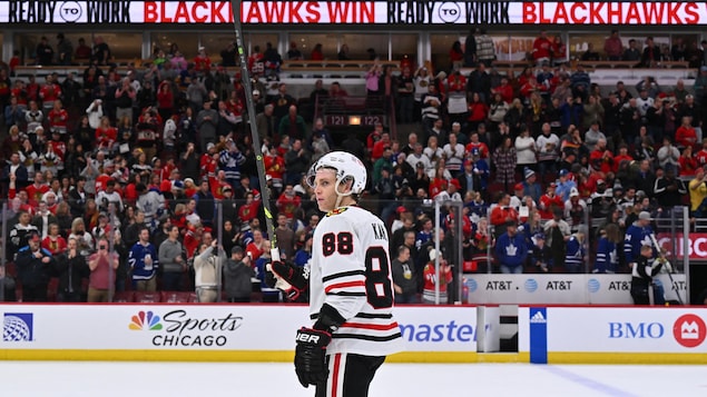 Patrick Kane réussit un tour du chapeau dans un gain des Blackhawks sur les Leafs