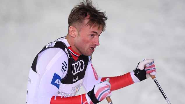 Il est essoufflé à l'arrivée du sprint des Championnats du monde de ski de fond en 2017.