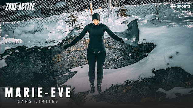 Marie-Eve effectue un saut dans la glace.