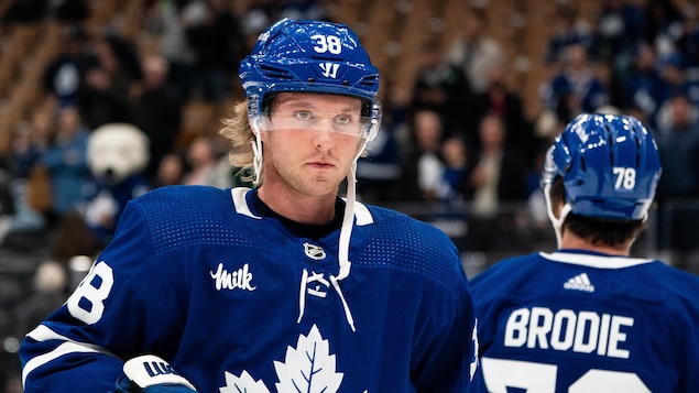 Les Maple Leafs causent la surprise en faisant trois échanges