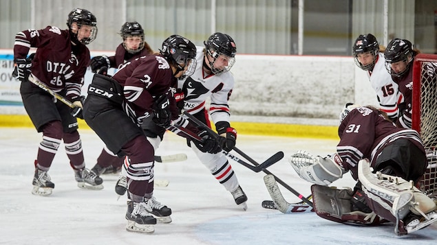 Des objectifs différents pour les Ravens et les Gee-Gees en hockey féminin cette saison