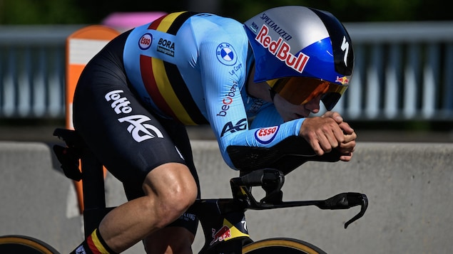  Remco Evenepoel devient quadruple champion du monde du contre-la-montre à Montréal 