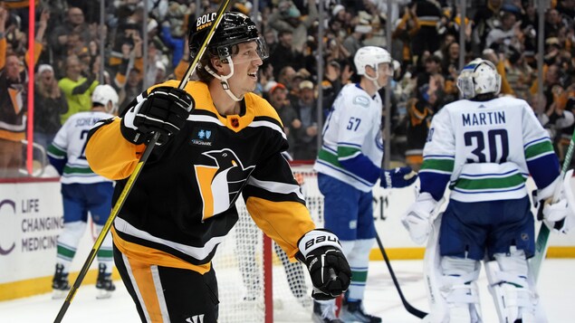 Les Penguins comblent un retard de trois buts et battent les Canucks