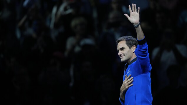Roger Federer dit au revoir.  