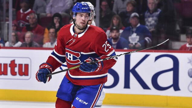 Ryan Poehling patine durant un match contre les Maple Leafs.