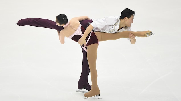 Les patineurs artistiques nord-coréens Ryom Tae-ok et Kim Ju-sik