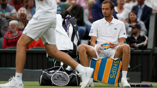 Les joueurs russes et bélarusses exclus de Wimbledon