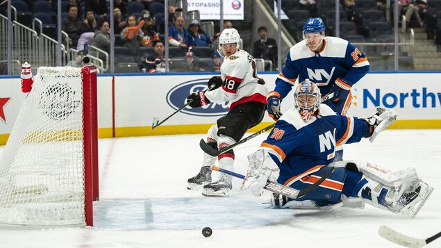 Stützle et Mandolese mènent les Sénateurs à une victoire en tirs de barrage