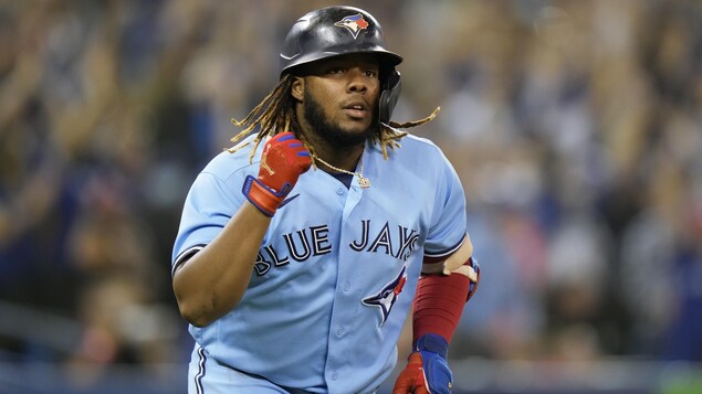 Vladimir Guerrero fils, plus jeune lauréat du trophée Hank-Aaron