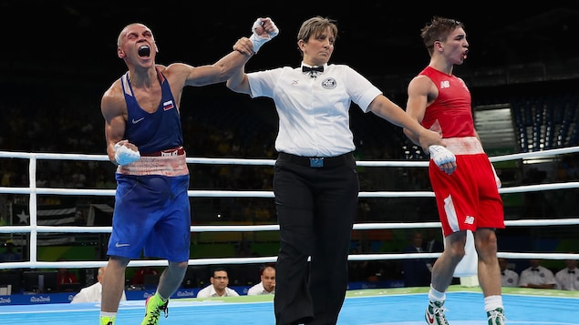 Vladimir Nikitin et Michael Conlan. Vladimir Nikitin et Michael Conlan.