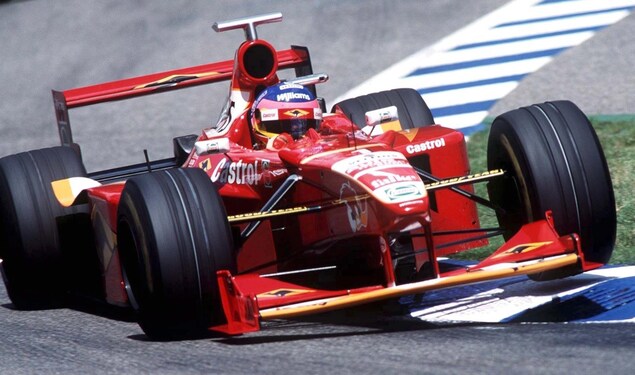 Jacques Villeneuve en Allemagne en 1998 dans la Williams FW20 Jacques Villeneuve en Allemagne en 1998 dans la Williams FW20