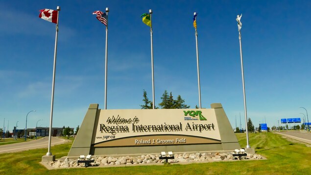 L'entrée de l'aéroport International de Regina.