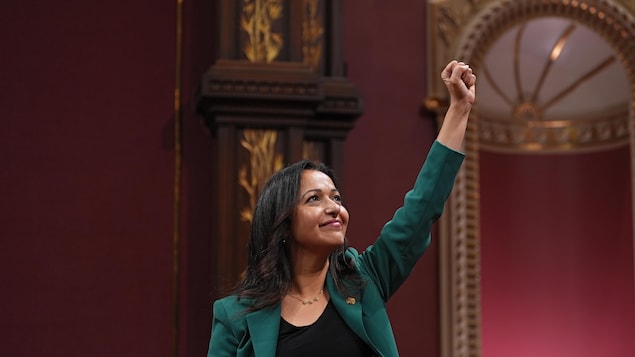 Les manifestations monstres en France devraient nous « alerter », affirme Ruba Ghazal