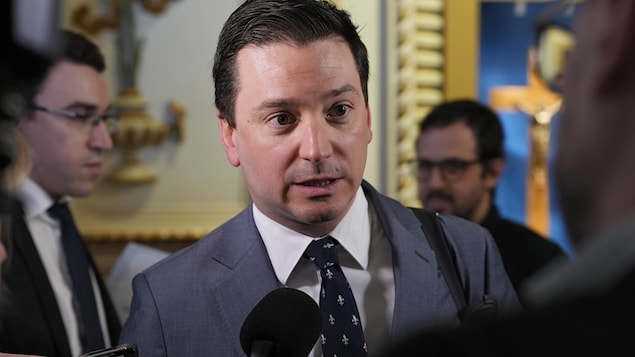 Constitution : le ministre Simon Jolin-Barrette accuse les oppositions « d’obstruction »