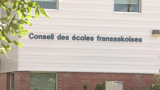 Prière à l’école : le Conseil des écoles fransaskoises se dit ouvert au dialogue