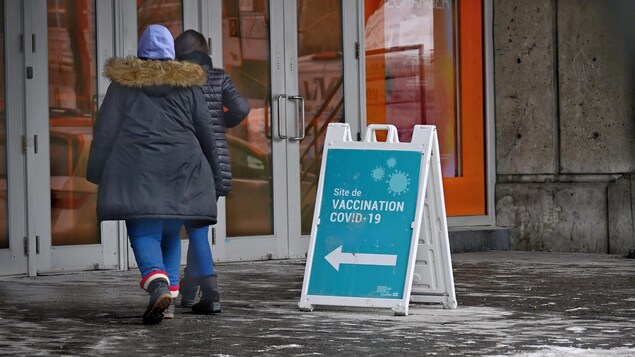COVID-19 : le Québec recense 24 décès supplémentaires et 57 hospitalisations en moins