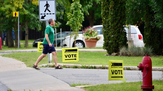 2021年9月11日，加拿大的一些选民提前进行了投票。