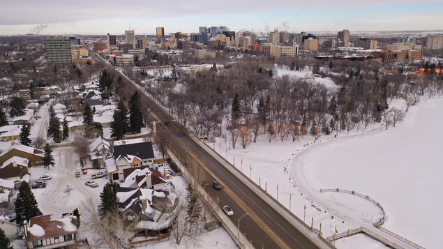 Le parc wascana et le centre-ville de Regina, en Saskatchewan, en février 2022.