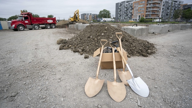 La construction et la rénovation de 6000 logements sociaux en péril à Montréal