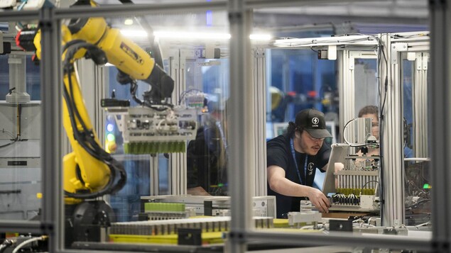 The manufacturing sector declined in July by the biggest amount in more than two years, Statscan says.