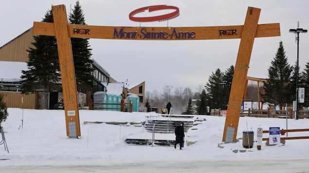 L'entrée de la station de ski du Mont-Sainte-Anne.