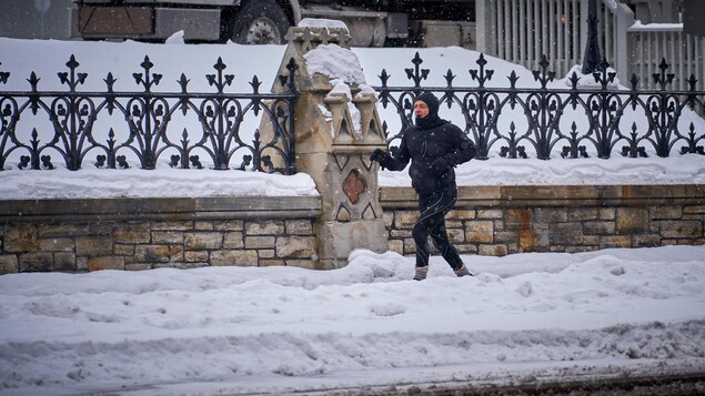 L’Ontario signale une nouvelle baisse du nombre de patients liés à la COVID-19