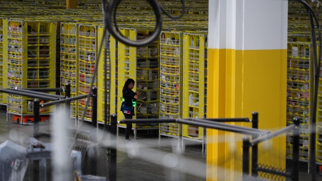 Un premier syndicat au pays dans un entrepôt d’Amazon? | En bref ...