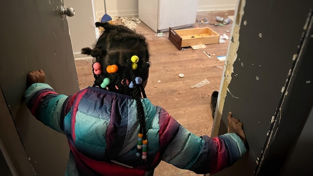 « Une porcherie! » : des familles migrantes en quête d’un toit laissées à elles-mêmes