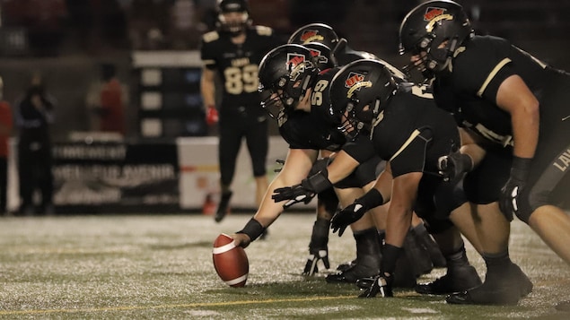 Rouge et Or-Carabins : une  bataille de l’autoroute 20 pour le 1er rang