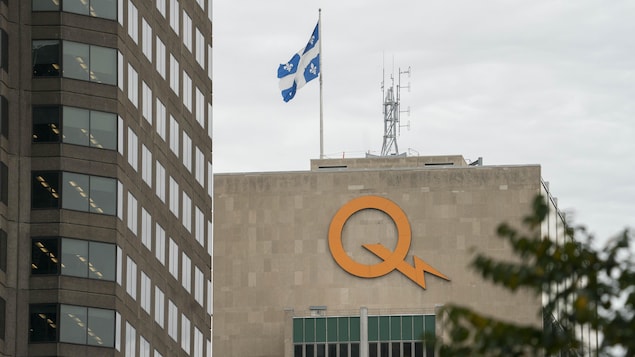 Le sommet de l'édifice du siège social d'Hydro-Québec.