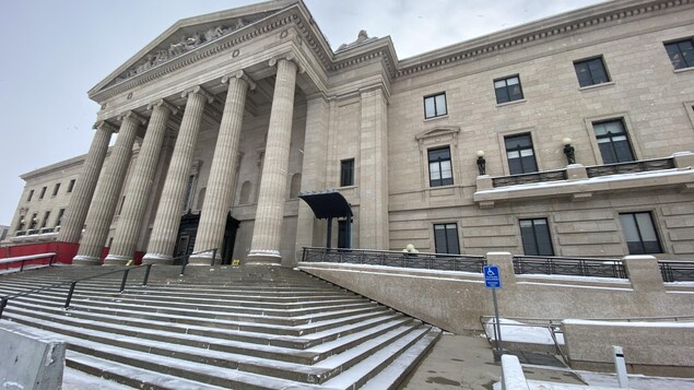 Façade du Palais législatif du Manitoba.