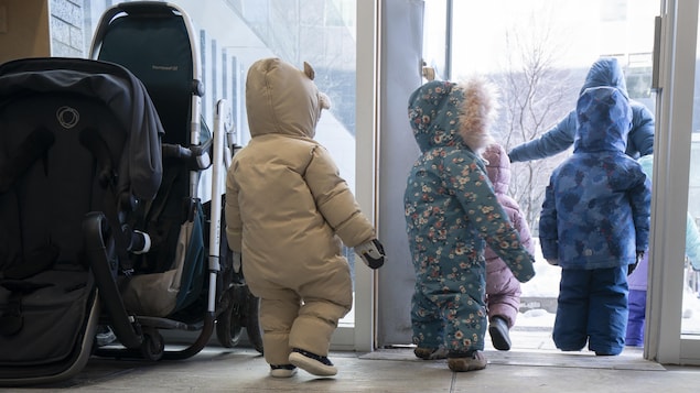 Accès aux garderies : Québec est appelé à ne pas utiliser la disposition de dérogation