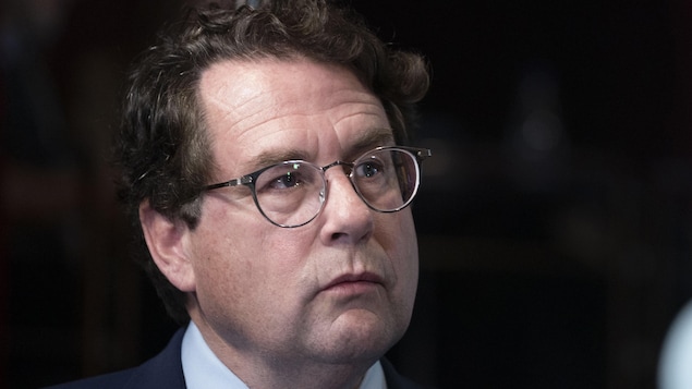 Bernard Drainville présente ses excuses au directeur général du CSS du Pays-des-Bleuets