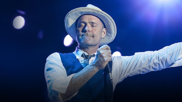 Gord Downie, des Tragically Hip, en spectacle. Gord Downie, des Tragically Hip, en spectacle.