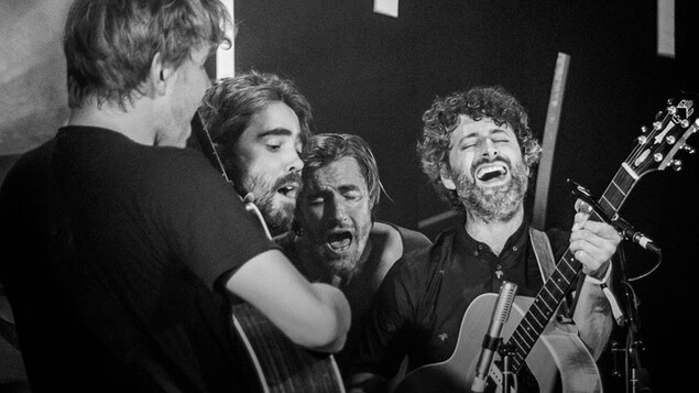 Photo noir et blance : Patrick Watson et Karkwa lors du Festival de musiques émergentes 2018. Photo noir et blance : Patrick Watson et Karkwa lors du Festival de musiques émergentes 2018.