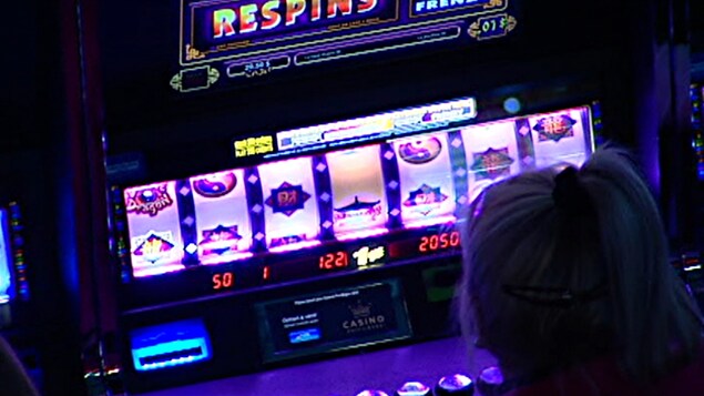 Des machines à sous au casino du Lac-Leamy à Gatineau.