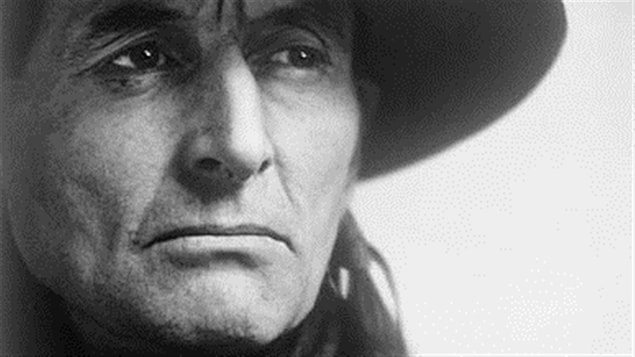 Archibald Belaney, alias Grey Owl, en février 1936 / © Bibliothèque et Archives Canada, Wikipédia