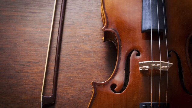 Violon et archet, image générique