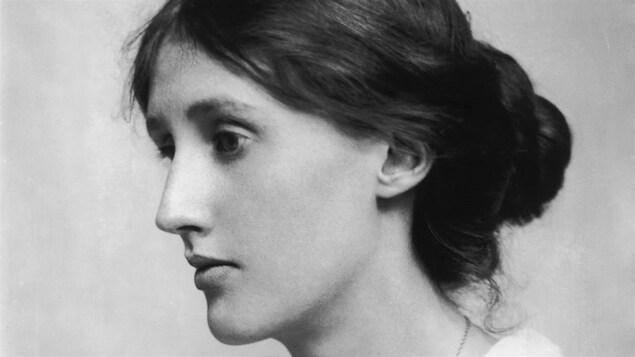 Détail de la couverture des oeuvres complètes de Virginia Woolf (Œuvres romanesques, tome 1) dans la collection La Pléiade (Galimard)